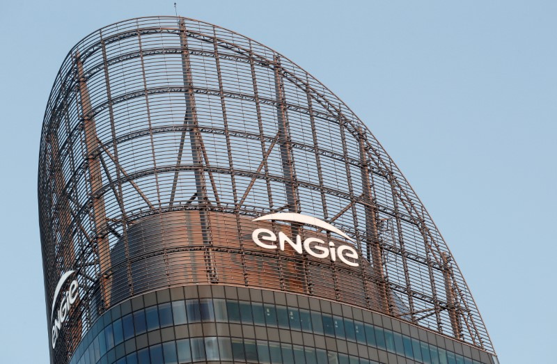 © Reuters. A logo of French energy company Engie is seen at an office building in La Defense business district in Courbevoie near Paris