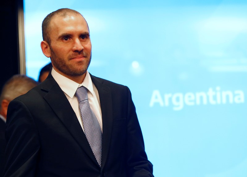 Ministério da Economia argentino troca US$ 1,66 bilhão em dívidas por títulos com vencimento posterior