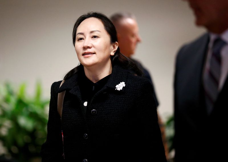 © Reuters. Huawei Chief Financial Officer Meng Wanzhou leaves B.C. Supreme Court for a lunch break during the first day of her extradition hearing in Vancouver