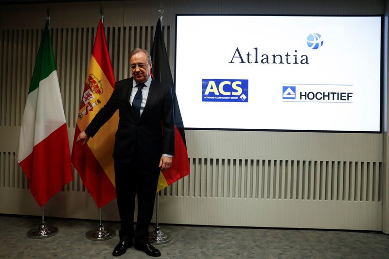 © Reuters. Florentino Pérez, presidente de la constructora española ACS, se encuentra ante una rueda de prensa en Madrid, España, el 15 de marzo de 2018
