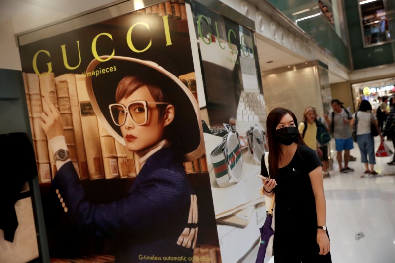 China virus scare sends shudder through European luxury goods sector