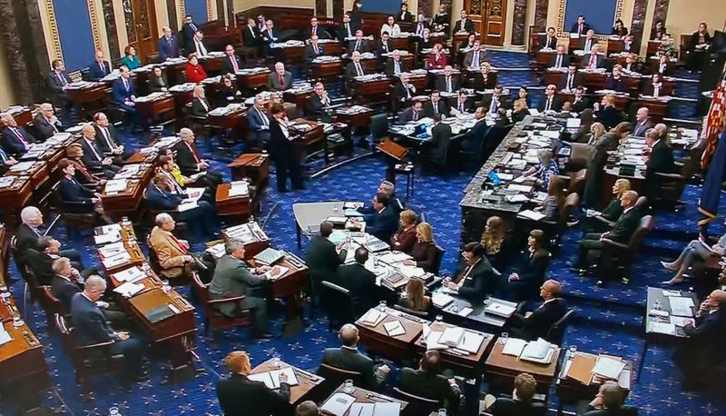 Senado dos EUA rejeita pedido democrata por documentos e testemunhas em julgamento de Trump