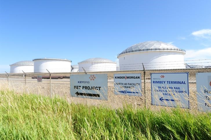 © Reuters. Kinder Morgan North 40 facility in Sherwood Park, Alberta, Canada