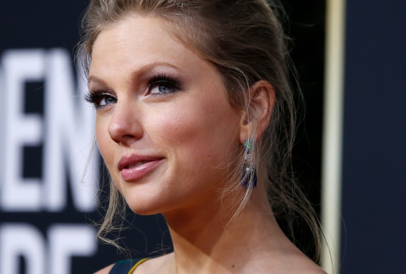 © Reuters. 77th Golden Globe Awards - Arrivals - Beverly Hills, California, U.S., January 5, 2020 - Taylor Swift