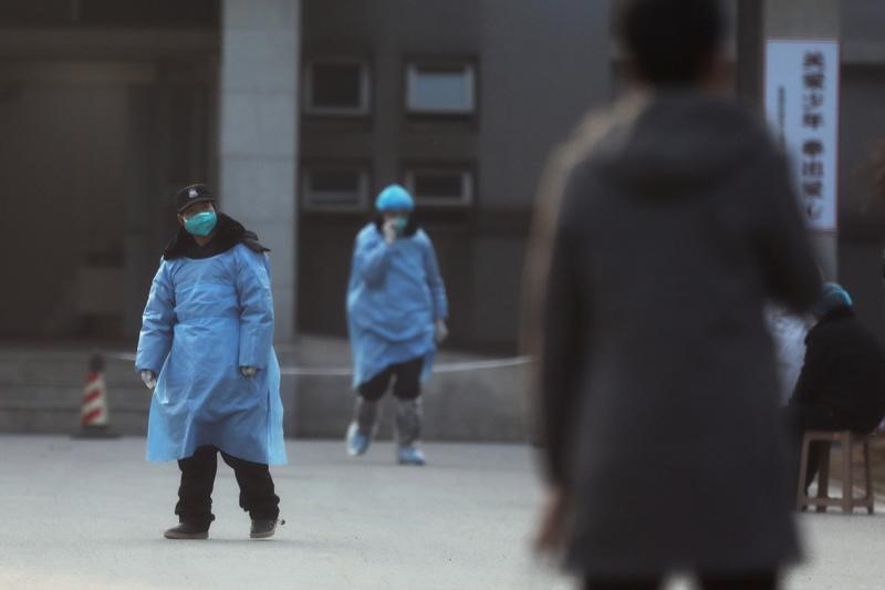 © Reuters. 中国、新型肺炎の感染者は571人と確認＝国営テレビ