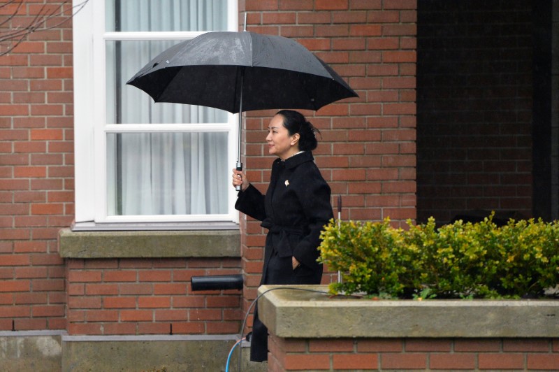 © Reuters. Huawei Chief Financial Officer Meng Wanzhou leaves her home to attend her extradition hearing at B.C. Supreme Court in Vancouver