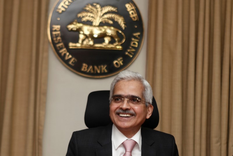 India central bank chief: government must continue reforms, announce fiscal measures