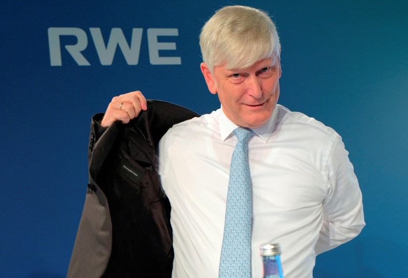 RWE CEO signals he might step down next year - Spiegel