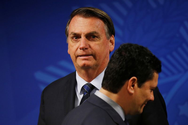 Bolsonaro recua da possibilidade de tirar Segurança Pública de Moro, mas diz que na política tudo muda