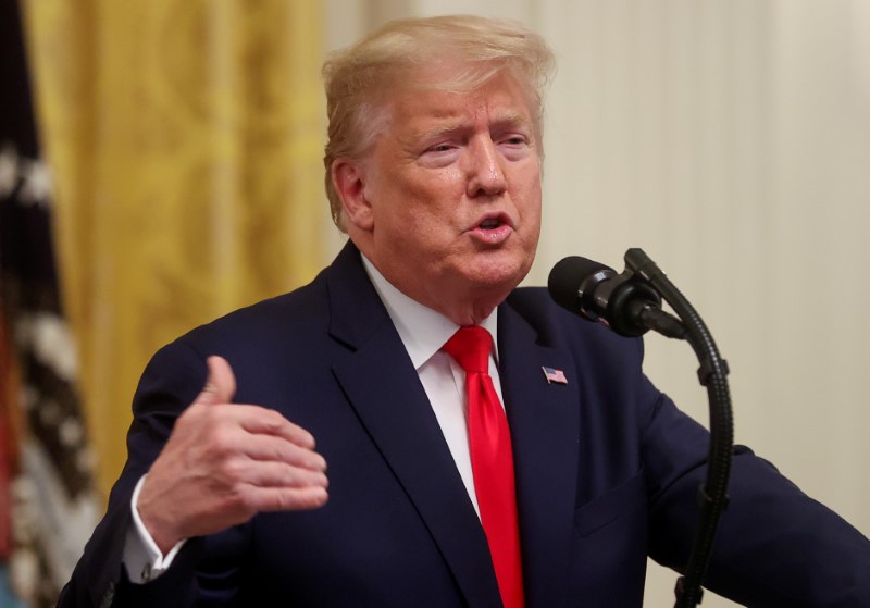 © Reuters. FILE PHOTO: U.S. President Trump addresses U.S. mayors at the White House in Washington