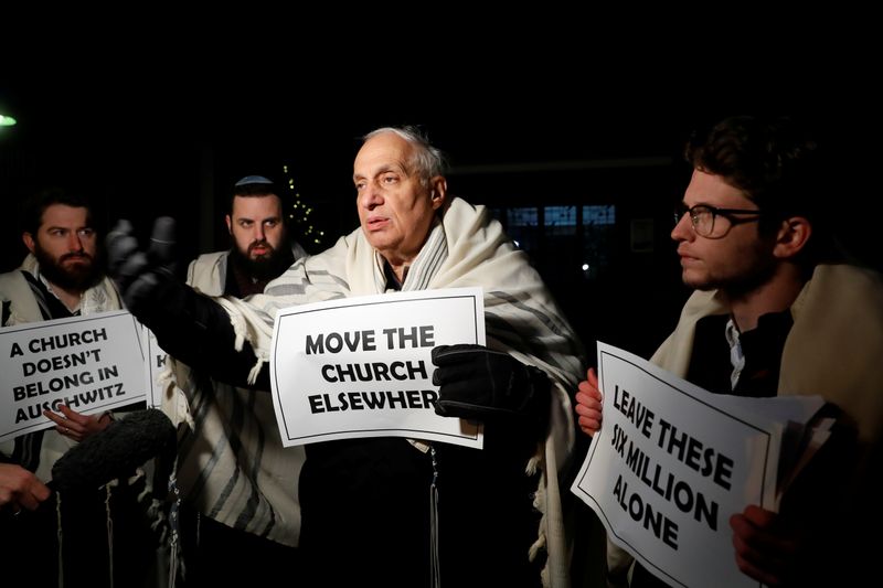 حاخامون أمريكيون يطالبون بإزالة كنيسة في أوشفيتز البولندية