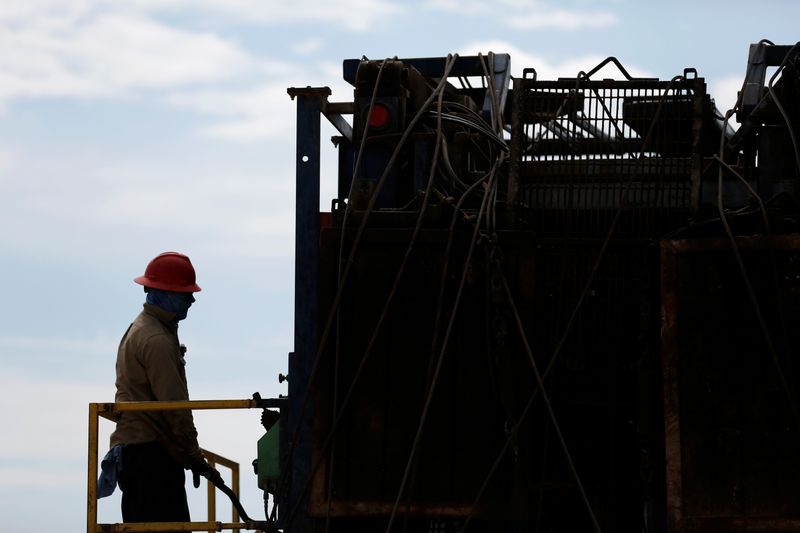 Petróleo Brent cai abaixo de US$60 por preocupações com demanda devido a vírus na China