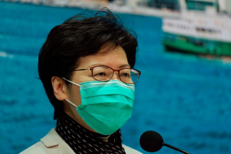Hong Kong suspende conexiones de tren y ferry con China para contener el coronavirus