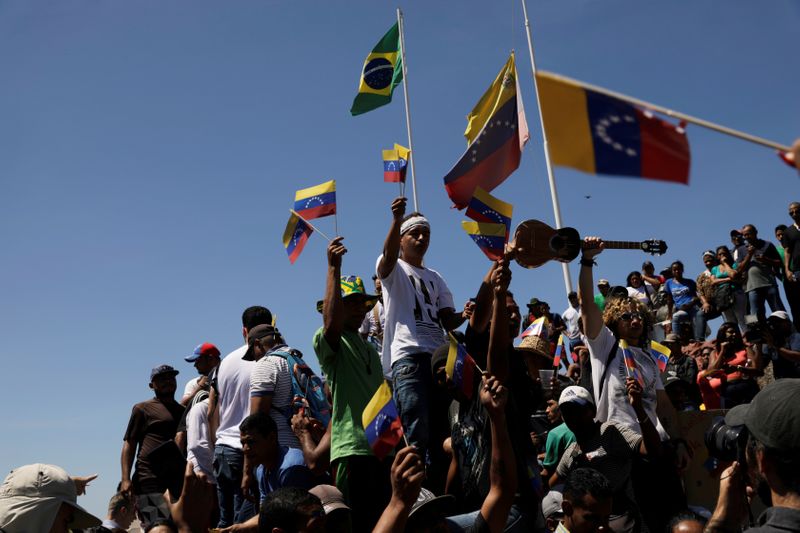 EUA apoiam programa que auxilia imigrantes venezuelanos no Brasil