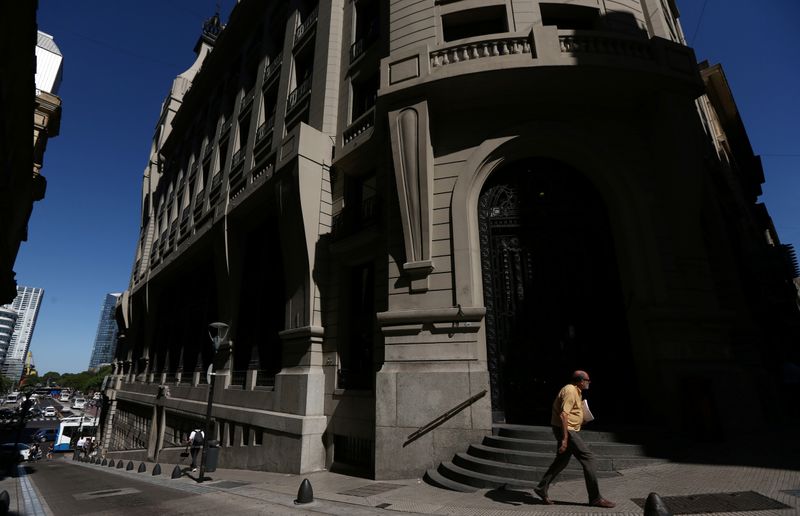 Argentina bonds rise after 'positive' meeting with IMF