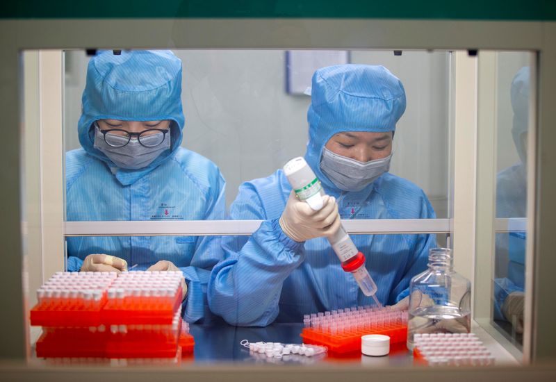 China amenaza con castigos a los funcionarios negligentes en la lucha contra el virus