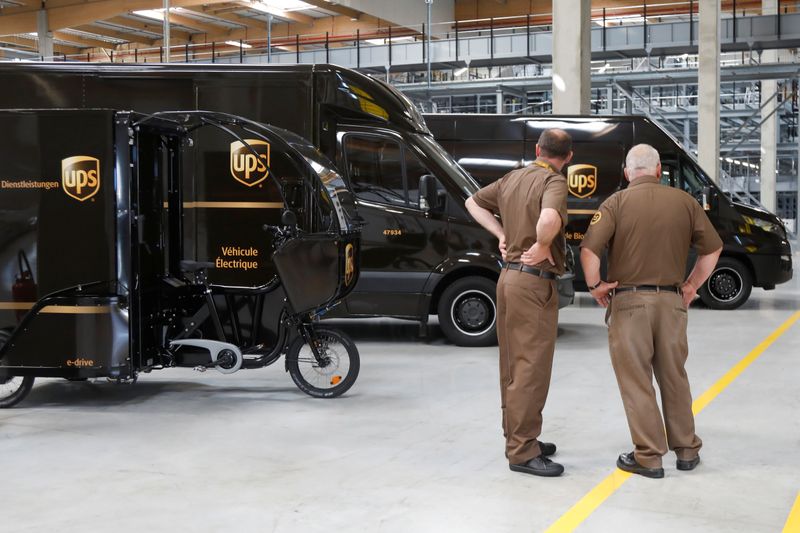 UPS compra vans elétricas da Arrival e fará parceria para testar autônomos da Waymo