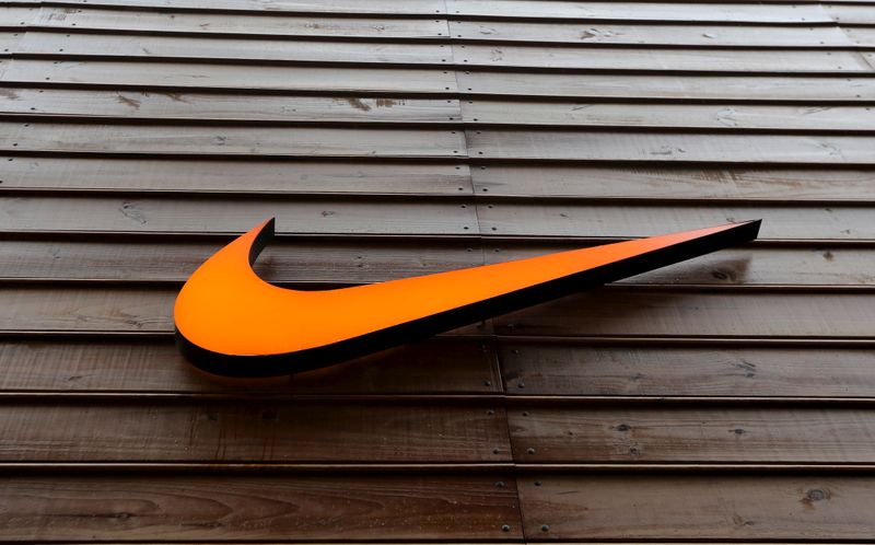 Nike enfrenta investigação da SEC por alegação de pagamento ilícito, diz Bloomberg