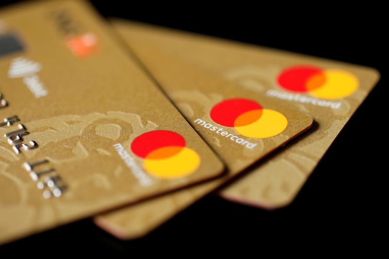 © Reuters. Mastercard Inc. credit cards are displayed in this picture illustration