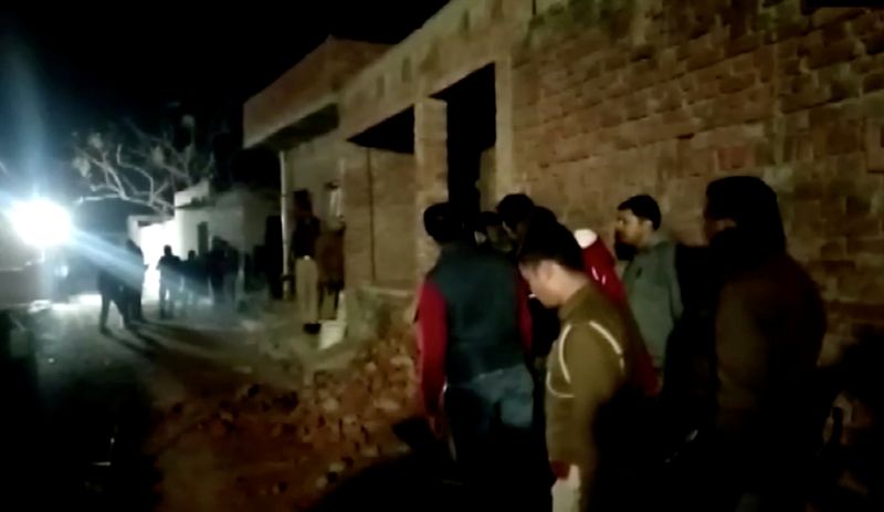 الشرطة الهندية تقتل رجلا احتجز 20 امرأة وطفلا