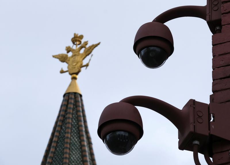 © Reuters. CCTV cameras are seen in central Moscow