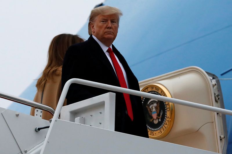 © Reuters. President Donald Trump and Melania Trump depart to Florida