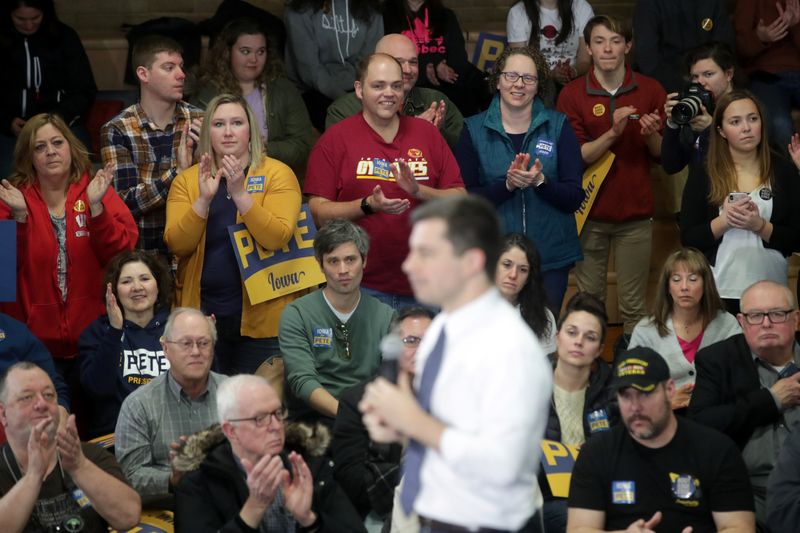 © Reuters. Democratic presidential candidate Buttigieg holds a campaign event in Dubuque, Iowa