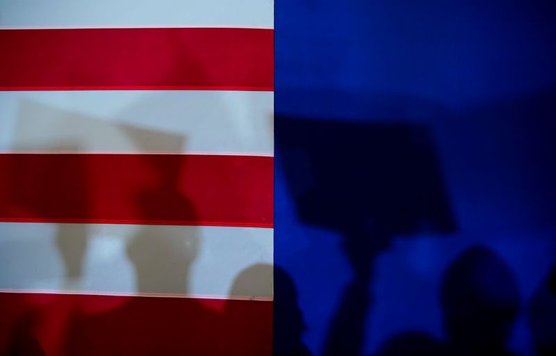 © Reuters. Pete Buttigieg, Democratic presidential candidate and former South Bend, Indiana mayor attends a campaign event in Cedar Rapids