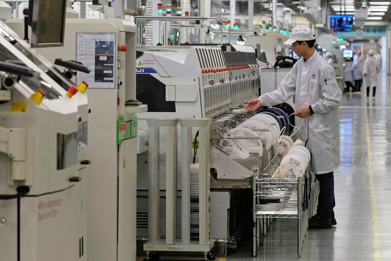 Huawei e outras empresas mantêm fábricas na China funcionando apesar de coronavírus