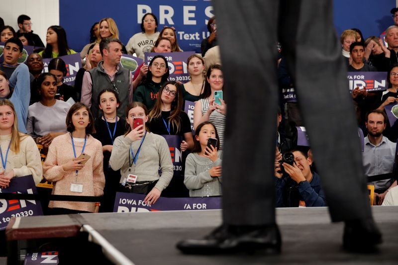 Presidenciáveis democratas enfrentam primeiro teste em Iowa