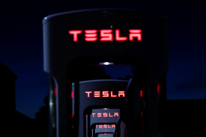 Ações da Tesla disparam diante de lucro de empresa de baterias em parceria com Panasonic