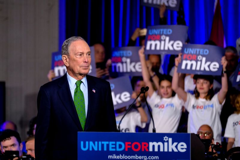 © Reuters. FILE PHOTO: Michael Bloomberg speaks in Miami