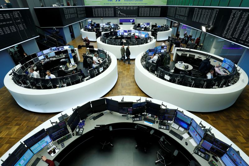 European shares rise in early trade; resources lead