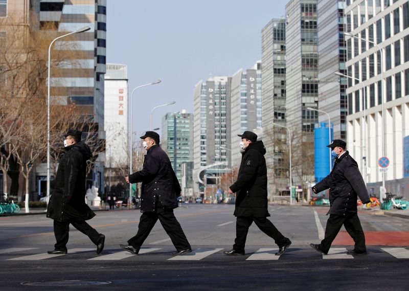 EXCLUSIVA-China estudia más medidas para estabilizar su economía, golpeada por virus respiratorio