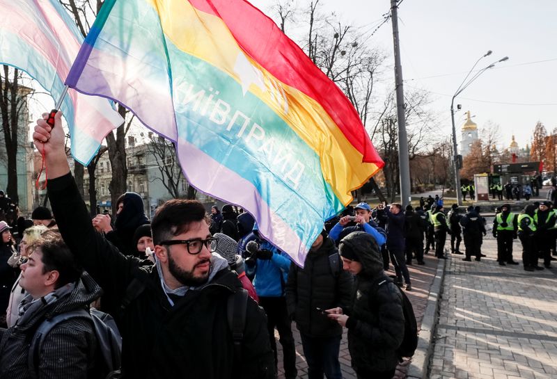 Populismo em alta atiça discurso homofóbico na Europa, alerta grupo