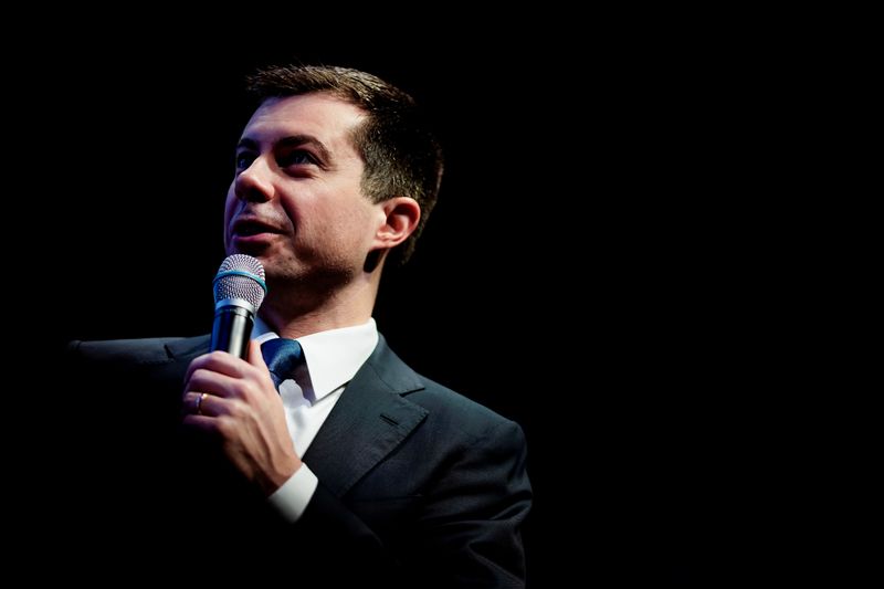 © Reuters. Pete Buttigieg, Democratic presidential candidate and former South Bend, Indiana mayor attends the NH Youth Climate and Clean Energy Town Hall in Concord