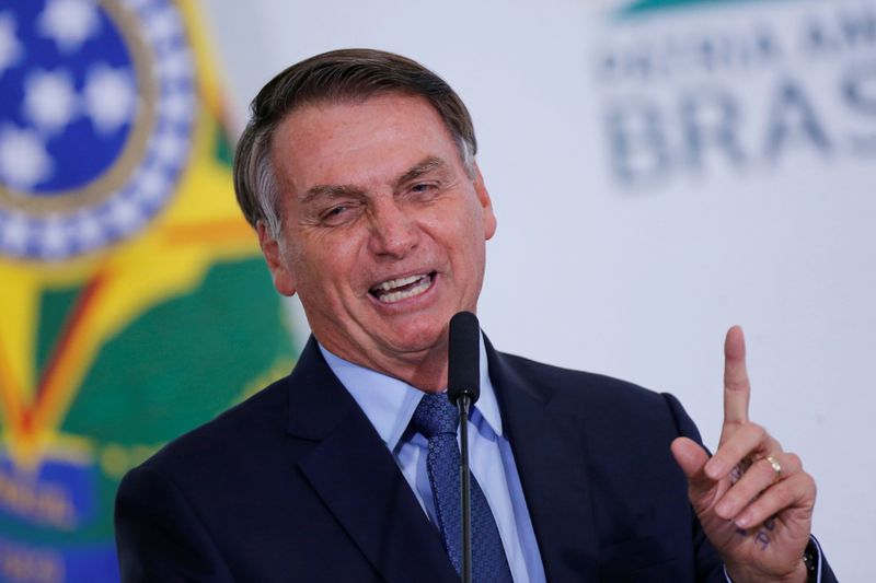 Bolsonaro presenta proyecto de ley que permitiría minería en tierras indígenas de Brasil