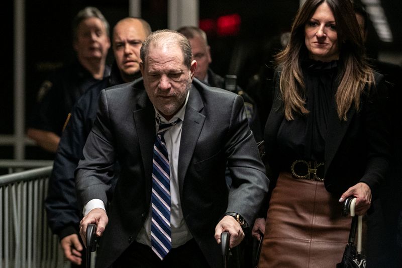 © Reuters. Film producer Harvey Weinstein leaves New York Criminal Court for his sexual assault trial in the Manhattan borough of New York City