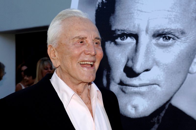 Kirk Douglas, el tipo duro de Hollywood, muere a los 103 años