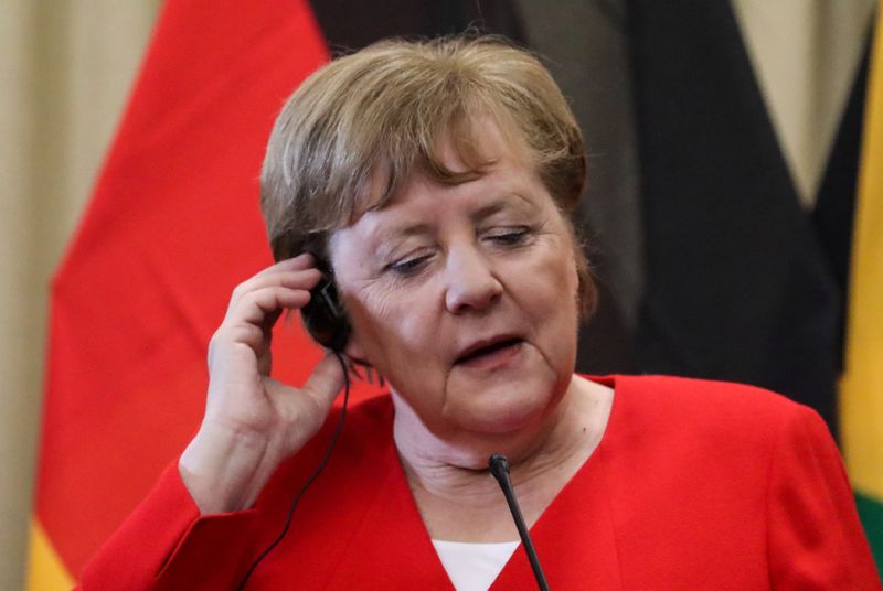 Merkel critica a miembros de su partido por alinearse con la extrema derecha en Turingia