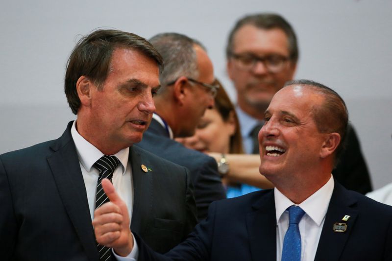 É um ponto a ser estudado, diz Bolsonaro quando indagado se Onyx usa cargo para fins eleitorais