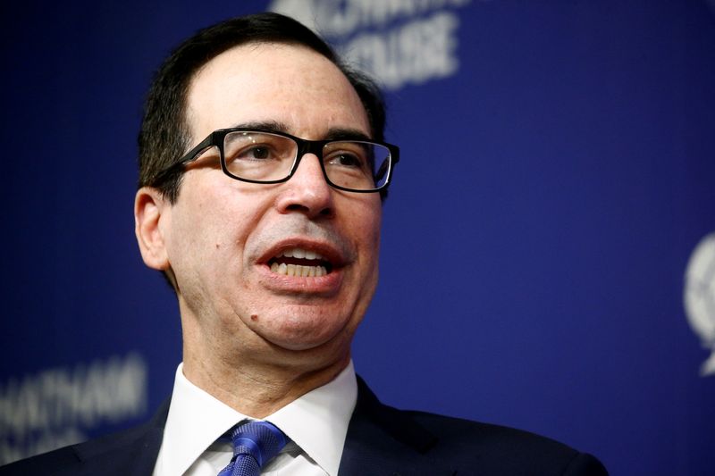 © Reuters. U.S. Treasury Secretary Steven Mnuchin speaks at Chatham House in London