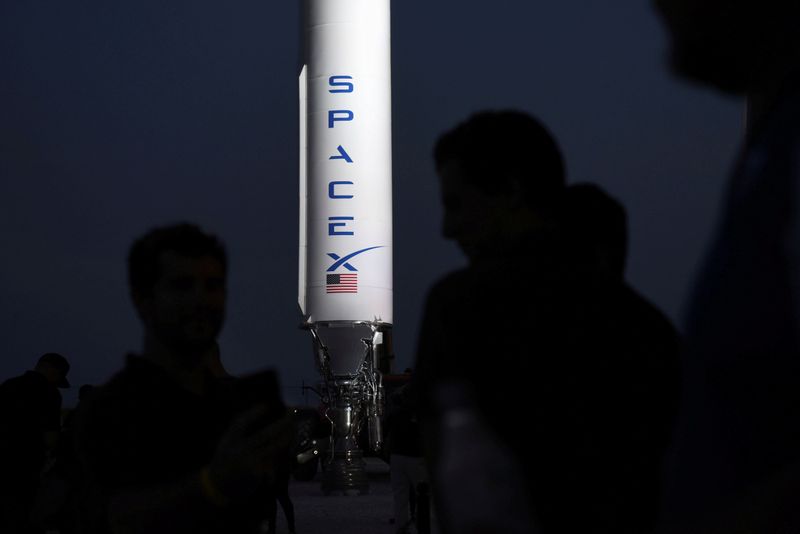 © Reuters. SpaceX's Elon Musk gives an update on the company's Mars rocket Starship in Boca Chica