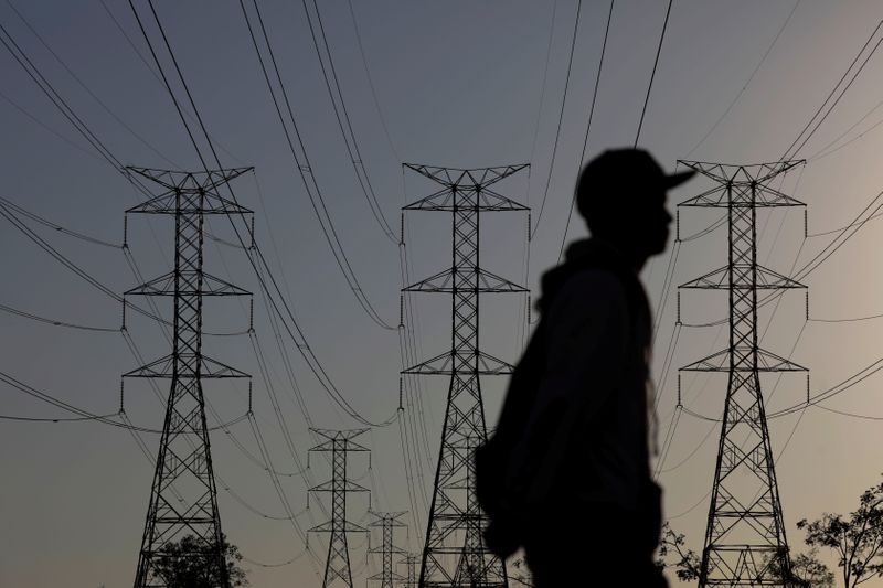 Consumo de energia elétrica no Brasil recua 4,3% em janeiro, aponta CCEE