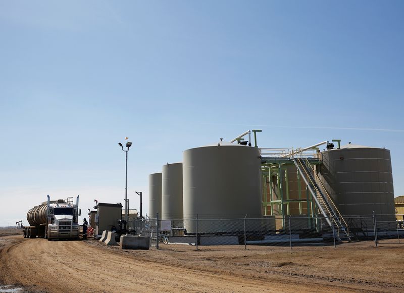 © Reuters. A tanker truck used to haul oil products operates at a facility near Brooks