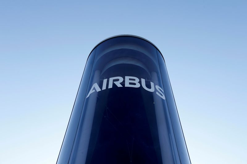 © Reuters. The Airbus logo is pictured at Airbus headquarters in Blagnac near Toulouse