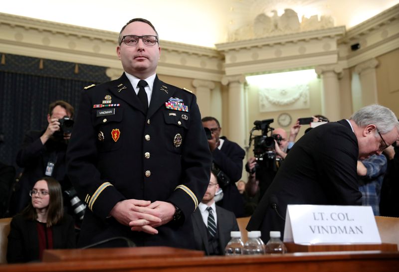 © Reuters. FLt Colonel Vindman testifies at House Intelligence Committee hearing on Trump impeachment inquiry on Capitol Hill in Washington