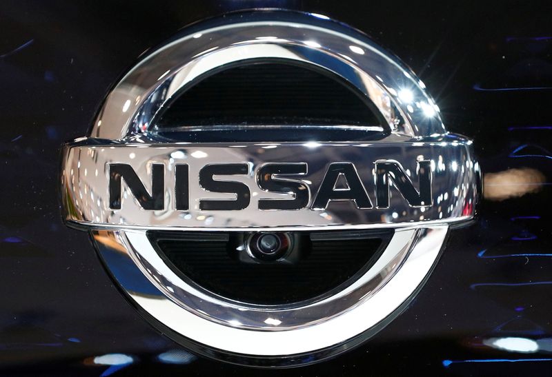© Reuters. FILE PHOTO: A Nissan logo is pictured at Brussels Motor Show
