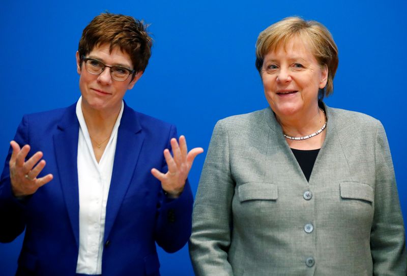 Germania, Kramp-Karrenbauer non si candiderà a cancelleria - fonte