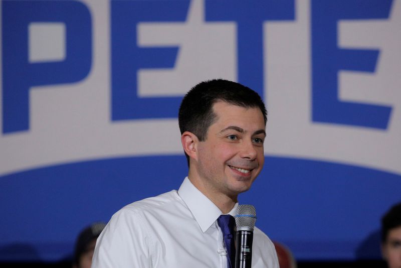 Buttigieg ultrapassa Sanders em corrida nacional por delegados em Iowa, indica partido